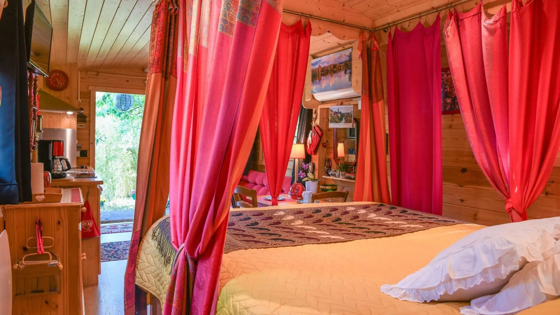 Roulotte De Boheme - Praline Hotel Saint-Genix-sur-Guiers Frankrijk